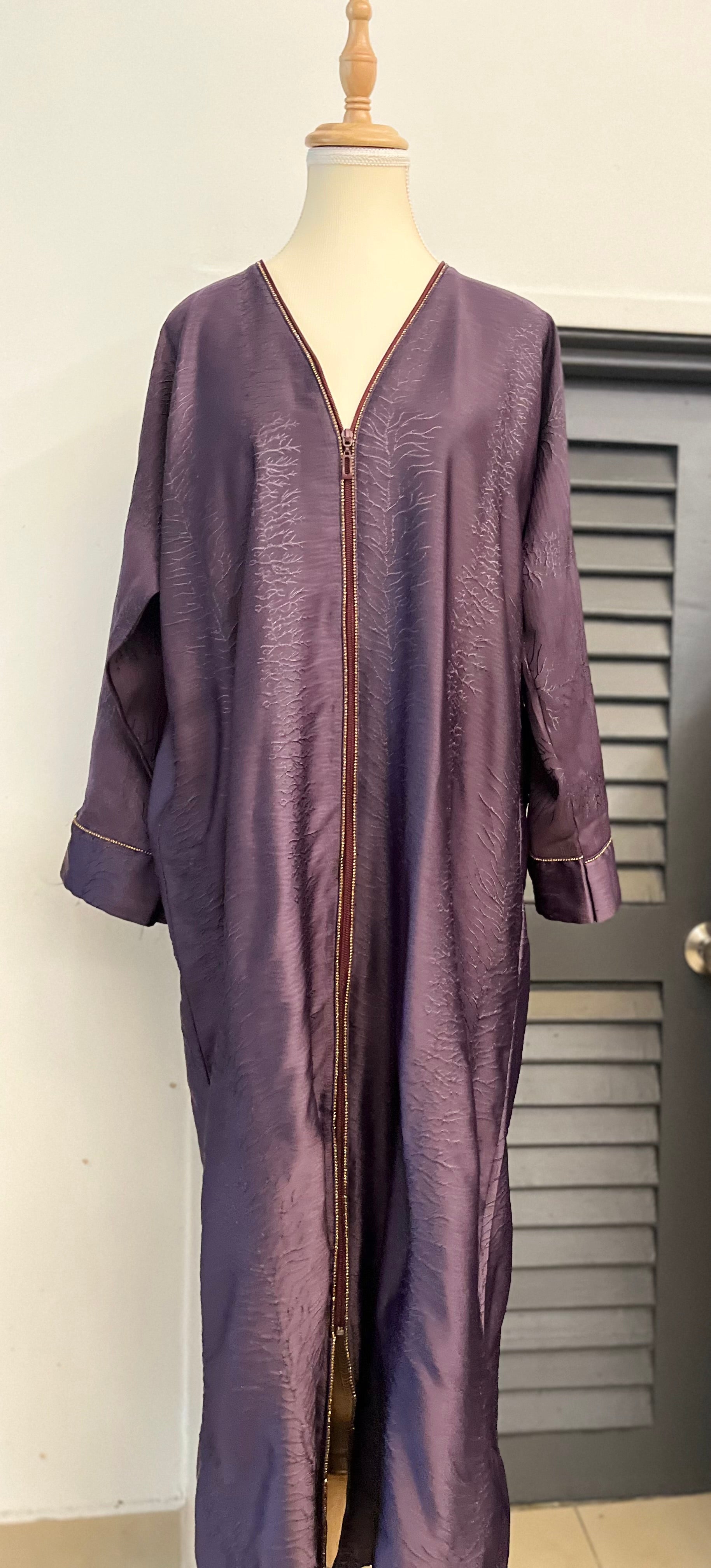 Abaya in purple